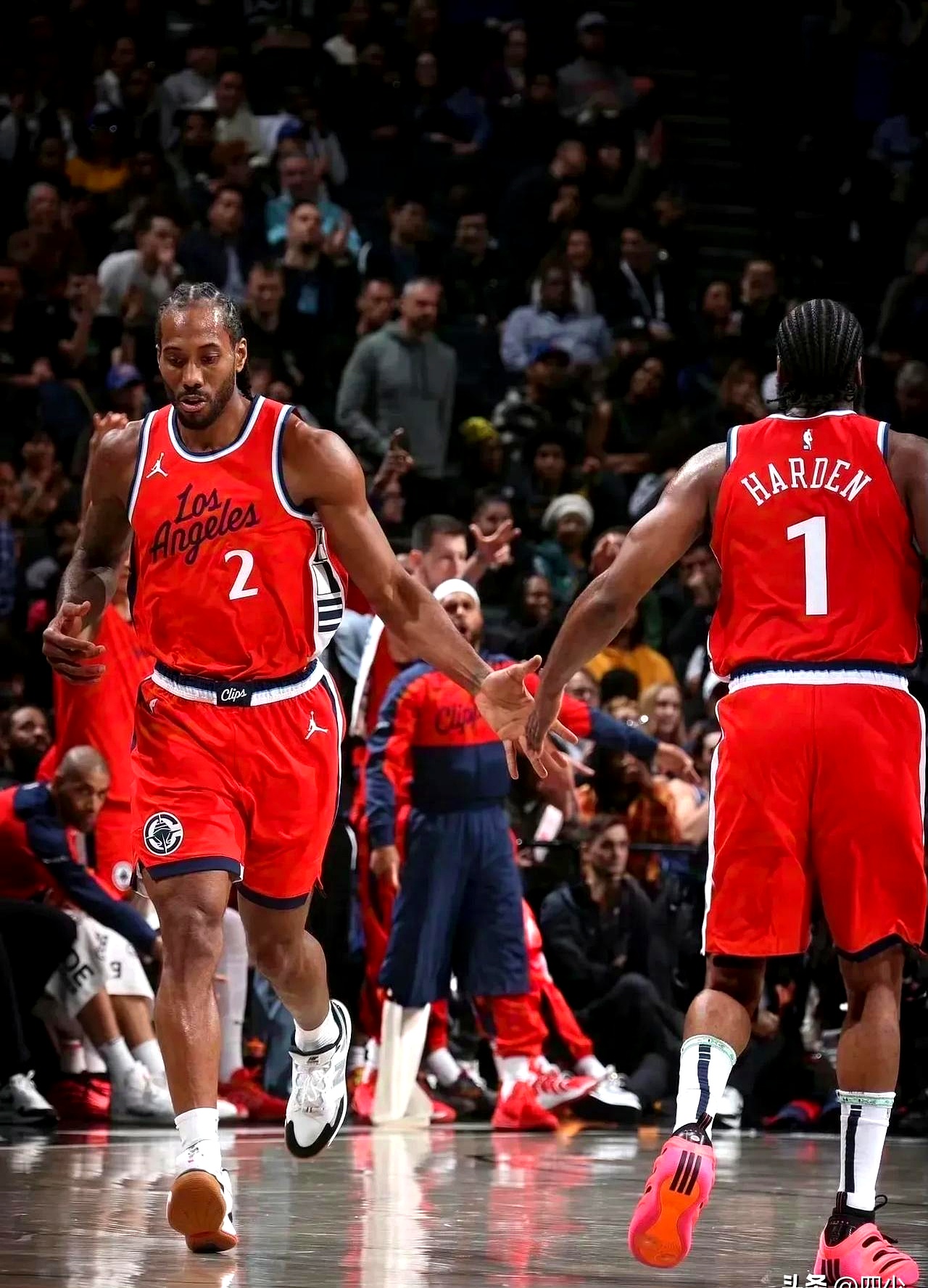 洛杉矶快船训练开放日，国际比赛日单刀错失引欢呼，NBA常规赛在即，球队文化再被提及的简单介绍