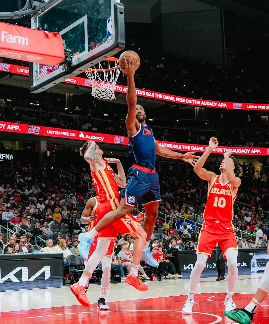 洛杉矶快船训练开放日，国际比赛日单刀错失引欢呼，NBA常规赛在即，球队文化再被提及的简单介绍