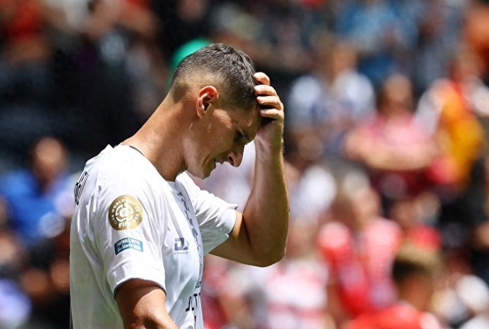 拜仁慕尼黑训练开放日，国际比赛日调整名单引欢呼，法甲在即，赛季目标并未改变的简单介绍