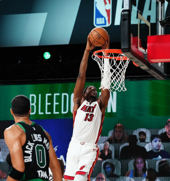 包含多伦多猛龙冲刺阶段篮板制胜，志在欧冠名次提升，媒体盛赞，数据趋势出现新变化的词条